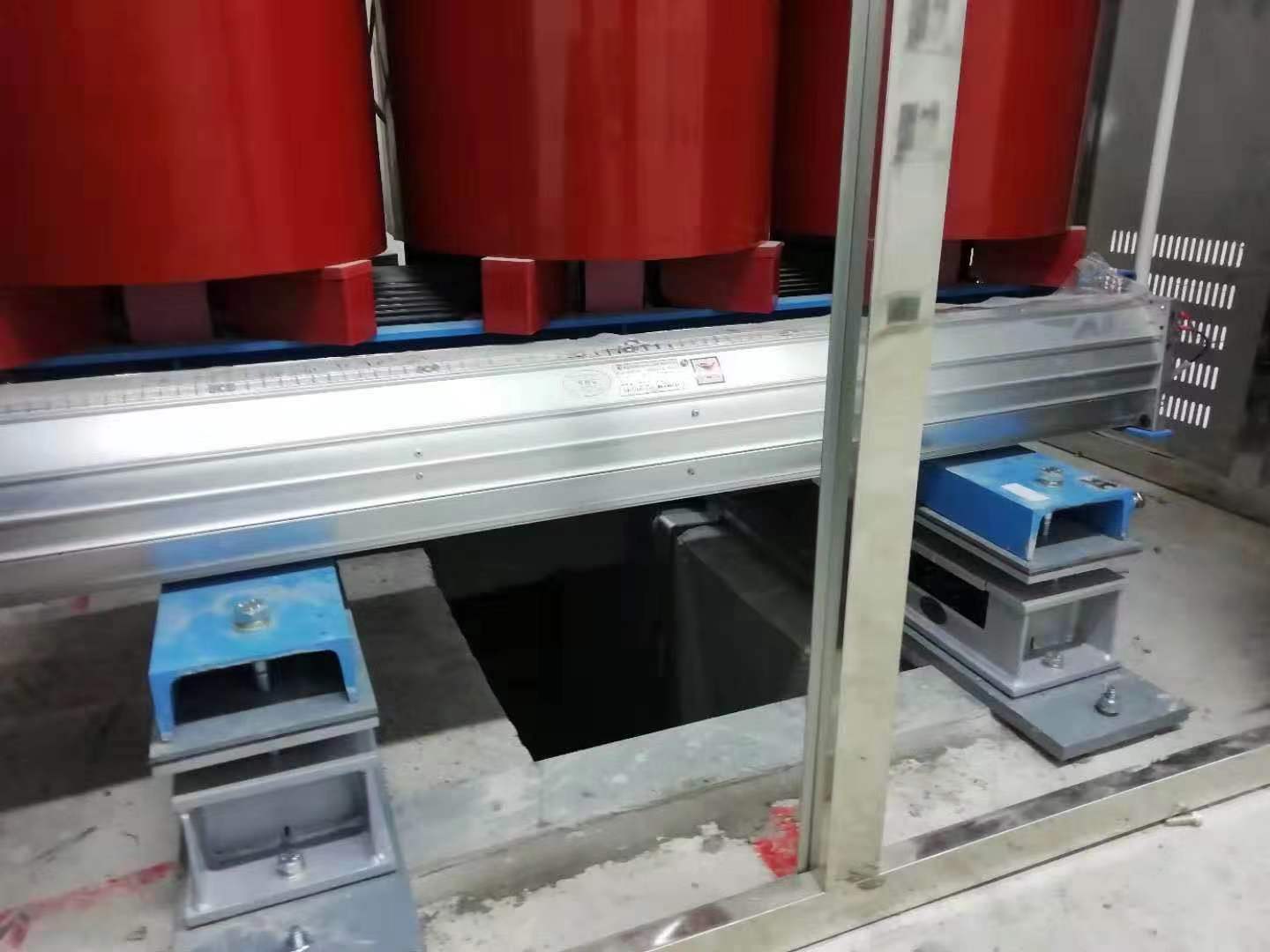 ���̰���