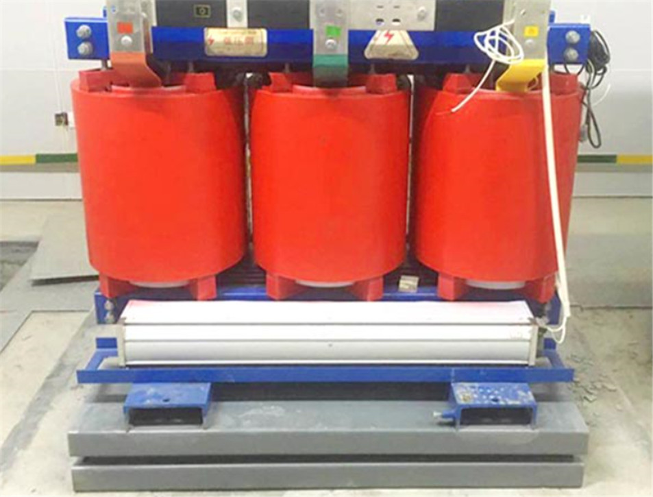 ���̰���